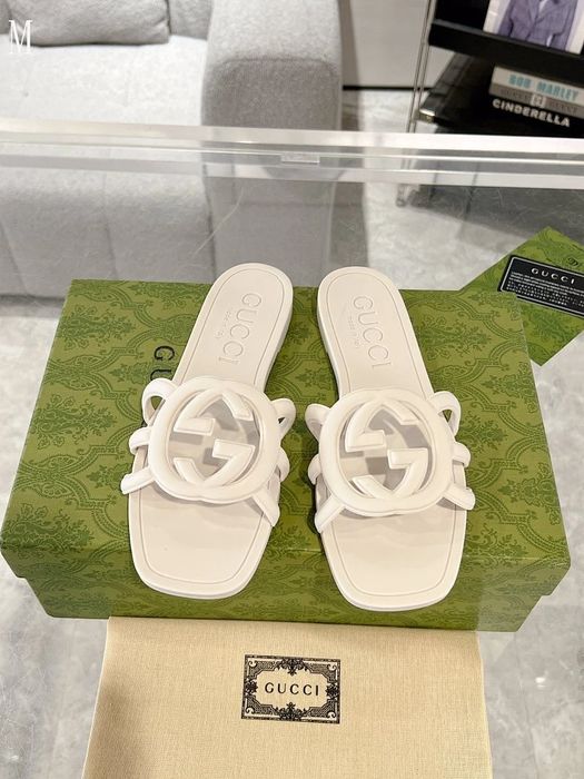 GG Interlocking G Rubber Slide - Cream
