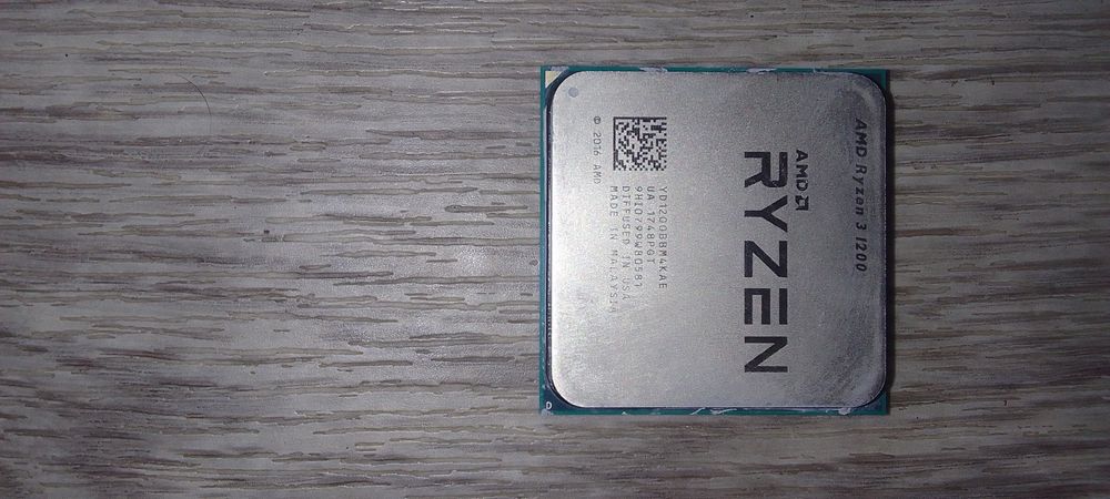 Процесор amd ryzen 3 1200 с кулером amd