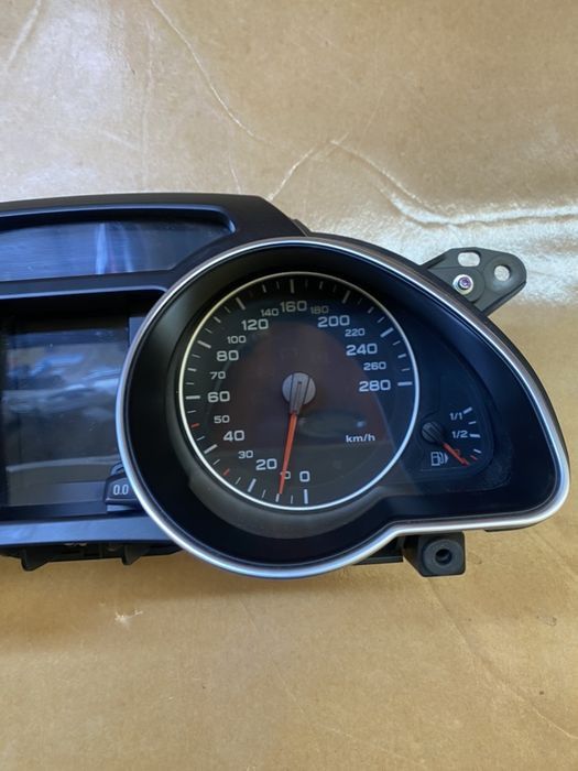 Километраж за Ауди Audi S5 дизел A5 8T 8T0920931d табло оригинал а4 б8