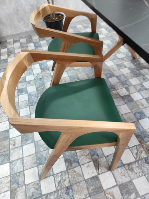 Стол стулья для ресторана и кафе орех