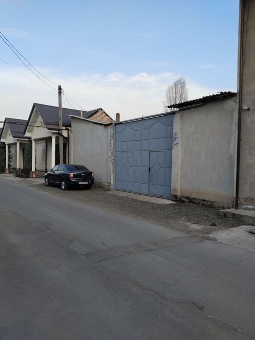 Assalomu aleykum  5 sotix 4 xona uy sotiladi