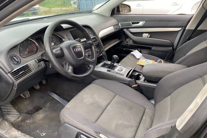 Dezmembrez Audi A6 4F/C6 [2004 - 2008] Sedan 2.7 TDI MT (180 hp) Cola
