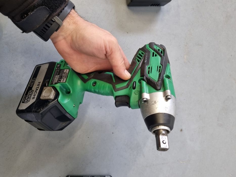 Bormasina cu impact, pistol de impact, acumulatori, Hitachi Hikoki