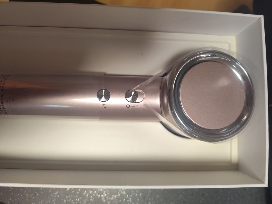 Uscaror profesional Raf 4503-  1600 w , ionizator - 2 viteze și 3 trep