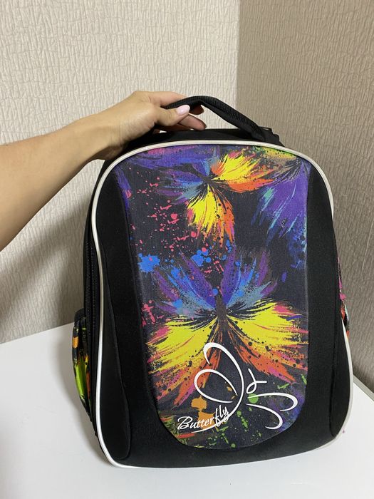 Сумки рюкзаки школьные новые