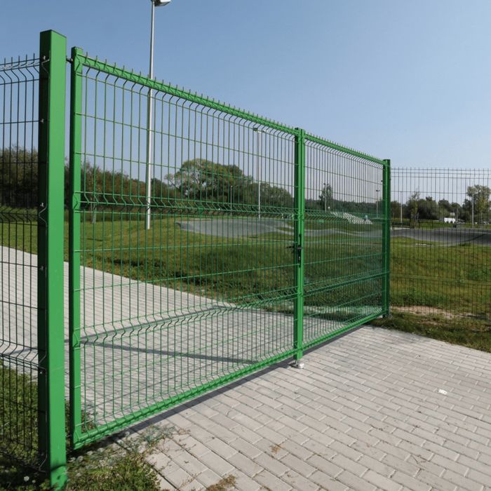 Imprejmuiri terenuri cu plasa bordurata