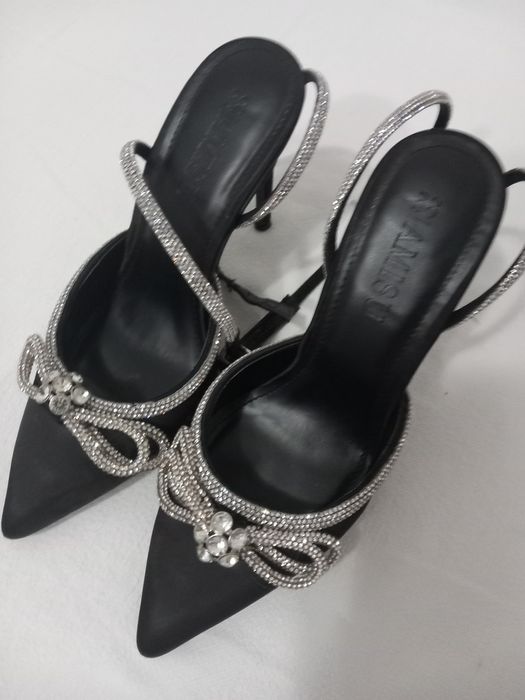 Vând papuci de gala