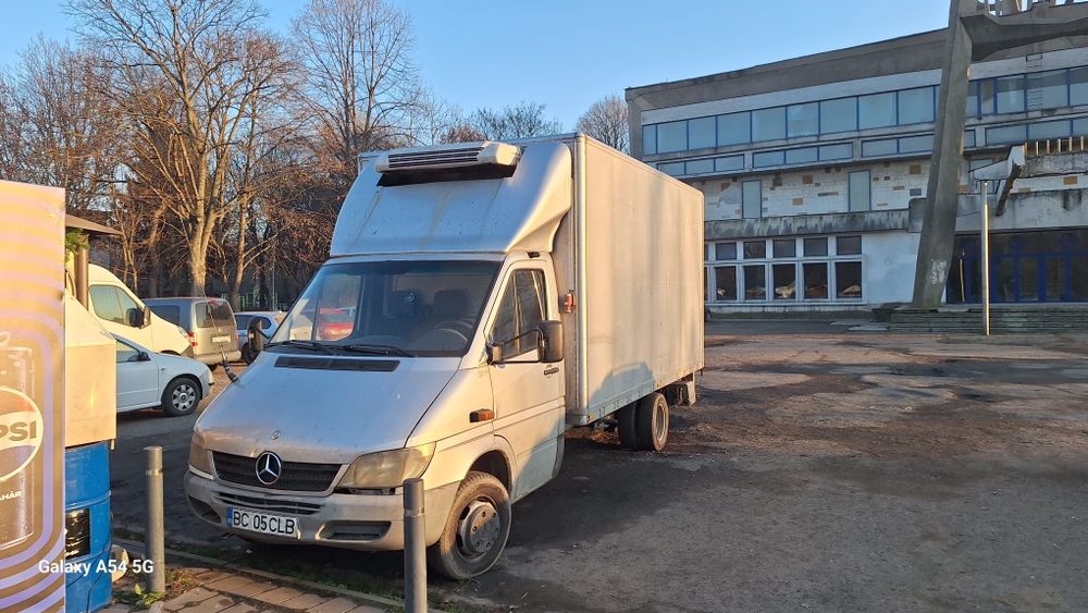 Vând Mercedes sprinter 413