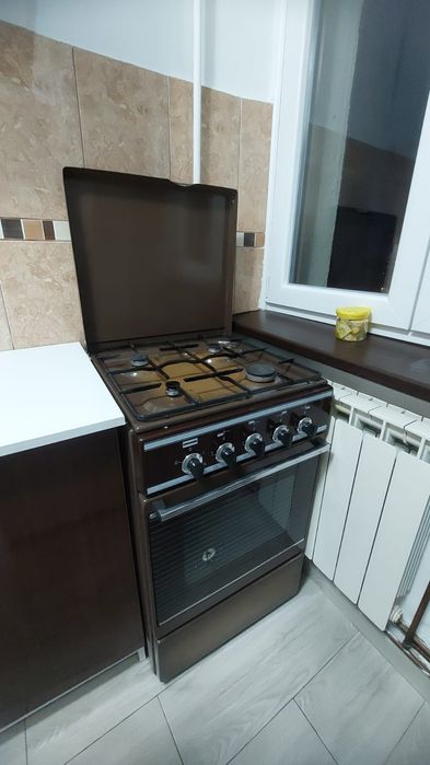 Mobila bucatarie  stare buna .