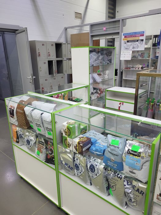 Продам витрину с кондитерским холодидьником