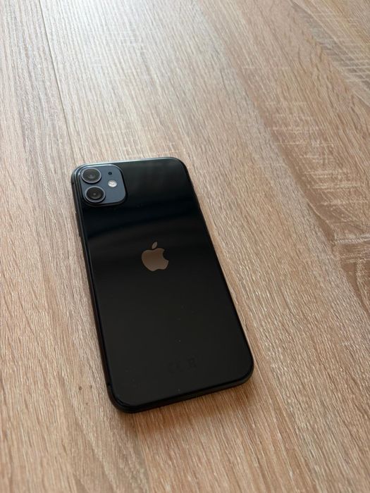 Vand Iphone 11, pret negociabil