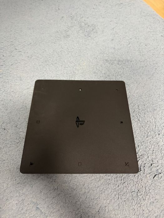 Playstation/ps4 slim 1TB