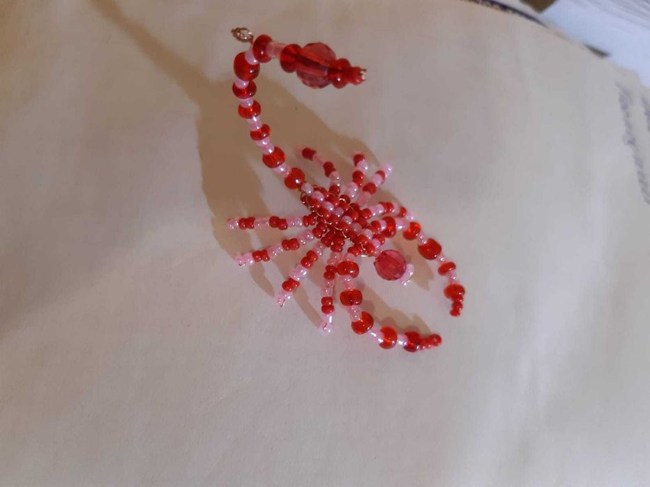 Скорпионы из бисера