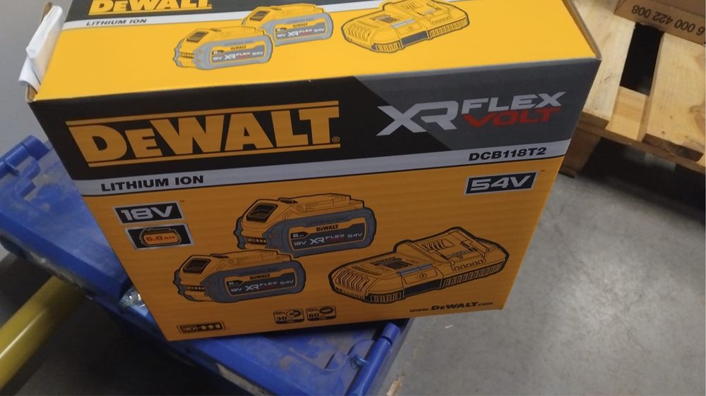 Kit acumulatori Dewalt 54v/18v 6ah DCB118T2 noi sigilati