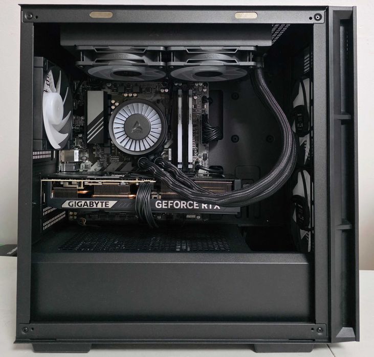PC Gaming Ryzen 7 7800X3D RTX 5070 32GB RAM DDR5