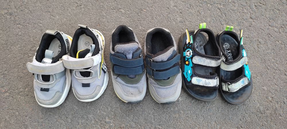 Детские кроссовки для мальчика в отличном состоянии размер 24