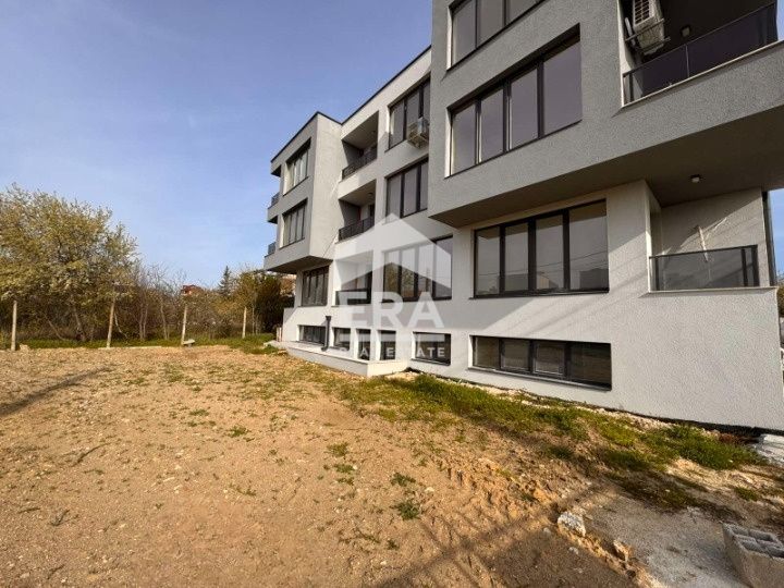 Офис в новопостроена кооперация с Акт 16, в кв. "Изгрев", за продажба,