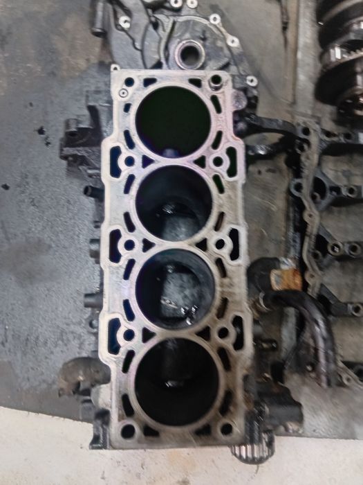 Piese hyundai santa fe/kia motor 2.2 155cp. Bloc motor cutie manuala/arbore(vibrochen)/piston/pompa ulei/joja/baie de ulei/carcasa filtru ulei