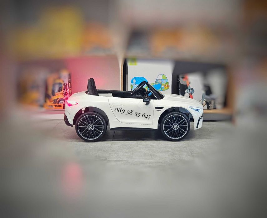 ТОП ЦЕНА!НОВО!Акумулаторна кола Mercedes-Benz SL63 AMG с 12V,меки гуми