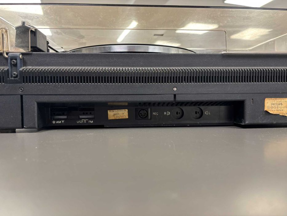 Philips 22RH953 ретро аудио система (грамофон + касетки + радио)