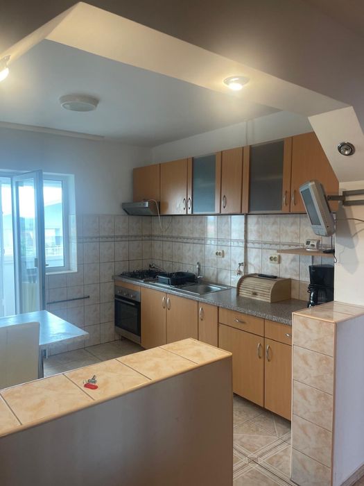 Inchiriez apartament 2 camere,decomandat,etaj 3,langa stadion,Lidl