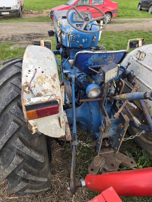 Tractor Ford 2000 si cositoare Lisicki