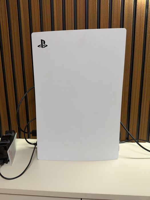 Продам PS 5 новую