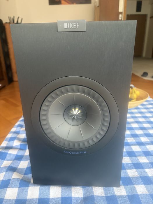 Boxe KEF satin black