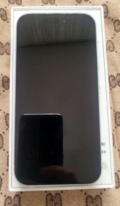 Vând iphone 15 128gb