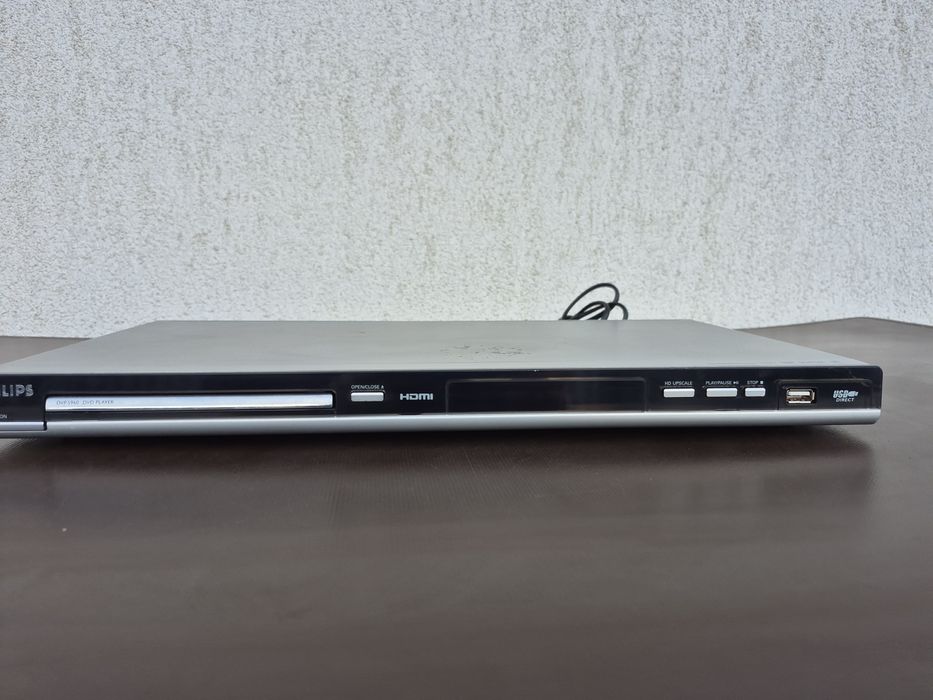 Vand DVD marca Philips ,model DVP 5960/12 , made in Hungary 

- H