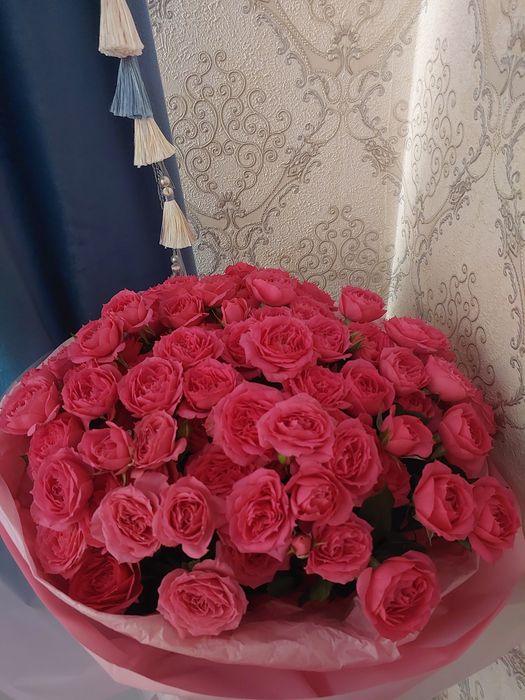 Продам букет цветов, кустовые розы
