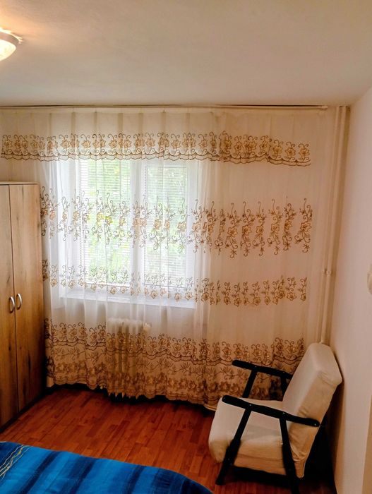 Vând Apartament cu 3 camere semidecomandat Botoșani