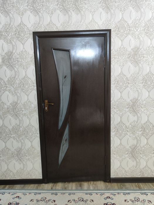 Лакталған есіктер