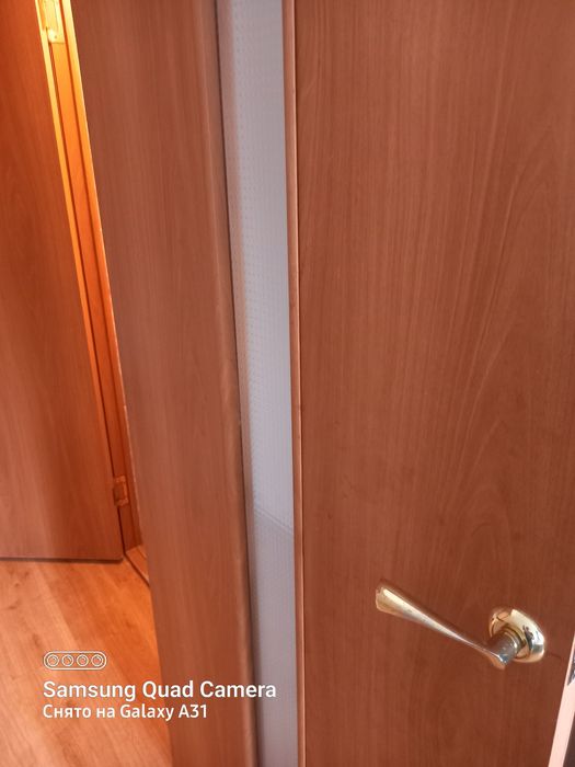 Отдам бесплатно ламинат и двери