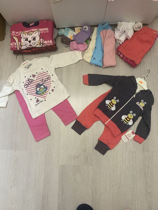 Vand lot haine NOI pentru fete 9 luni