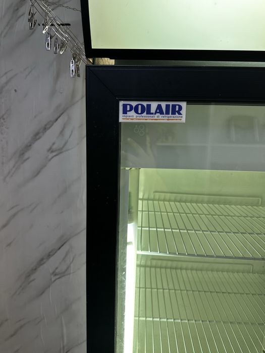 Продам срочно витрина