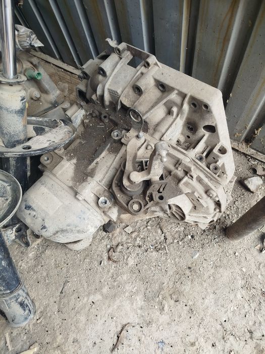 Продам запчасти на Ладу Ларгус