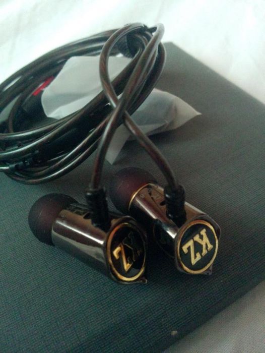 Продавам висок клас слушалки