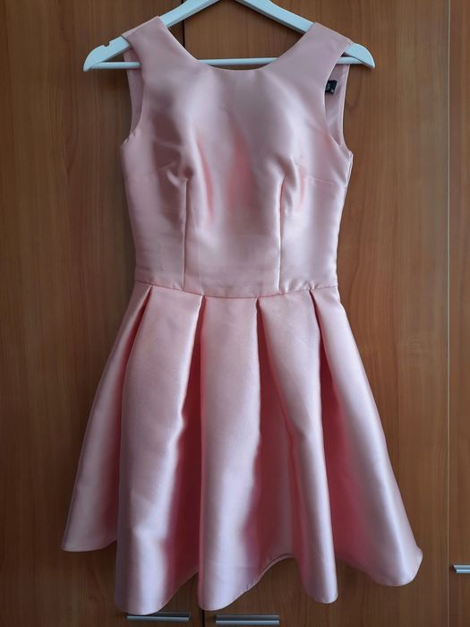 Rochie elegantă roz cu fundiță la spate