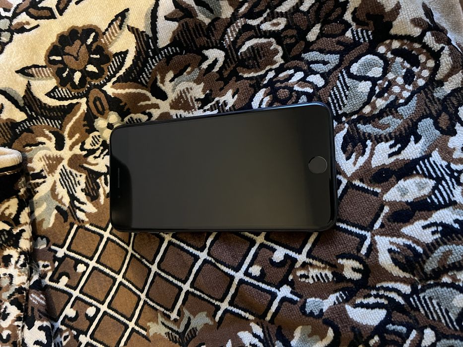Продам iphone 8 plus