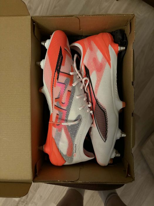 Ghete de fotbal Puma