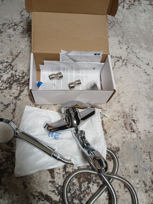 Baterie cada cu dus .