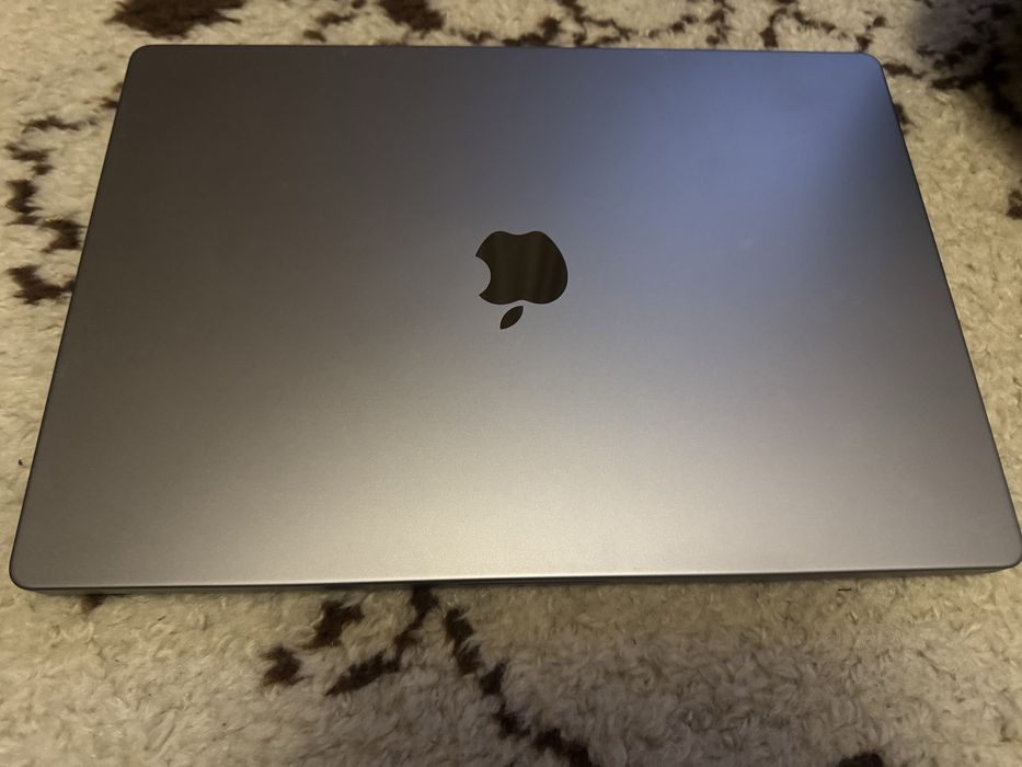 MacBook Pro M1 Max 64GB RAM 10 CPU 32 GPU 1TB SSD