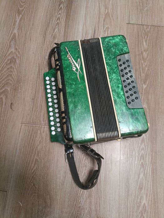 Баян в хорошем состоянии