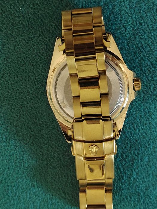 Ceas gold cu mecanism quart,ca nou