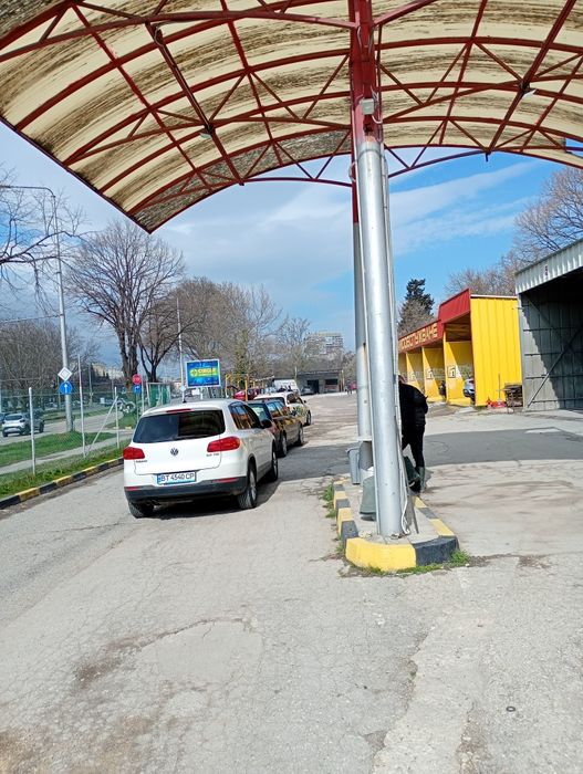 Козирка за бензиностанция