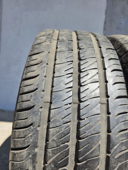 2 бр. летни гуми за бус  215/65/16C Uniroyal 7+ mm DOT 0920