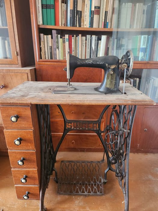 Masina de cusut vintage Singer