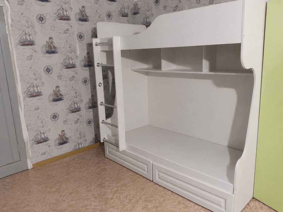 Продам двухъярусную кровать