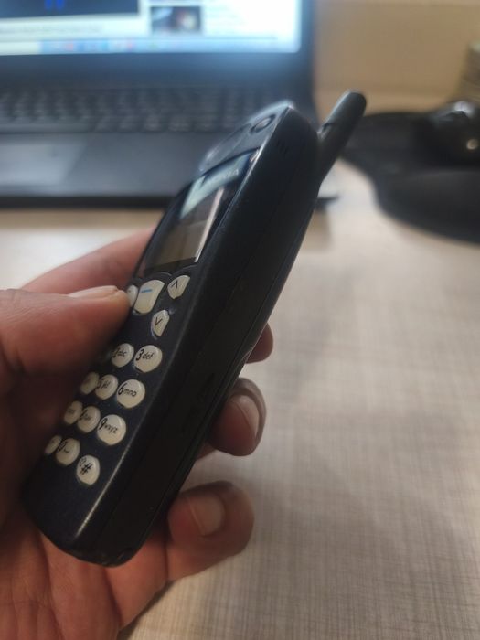 Нокия 5130 перфектно състояние, забележка на антената,топ състояние, батерията държи с дни,без зарядно